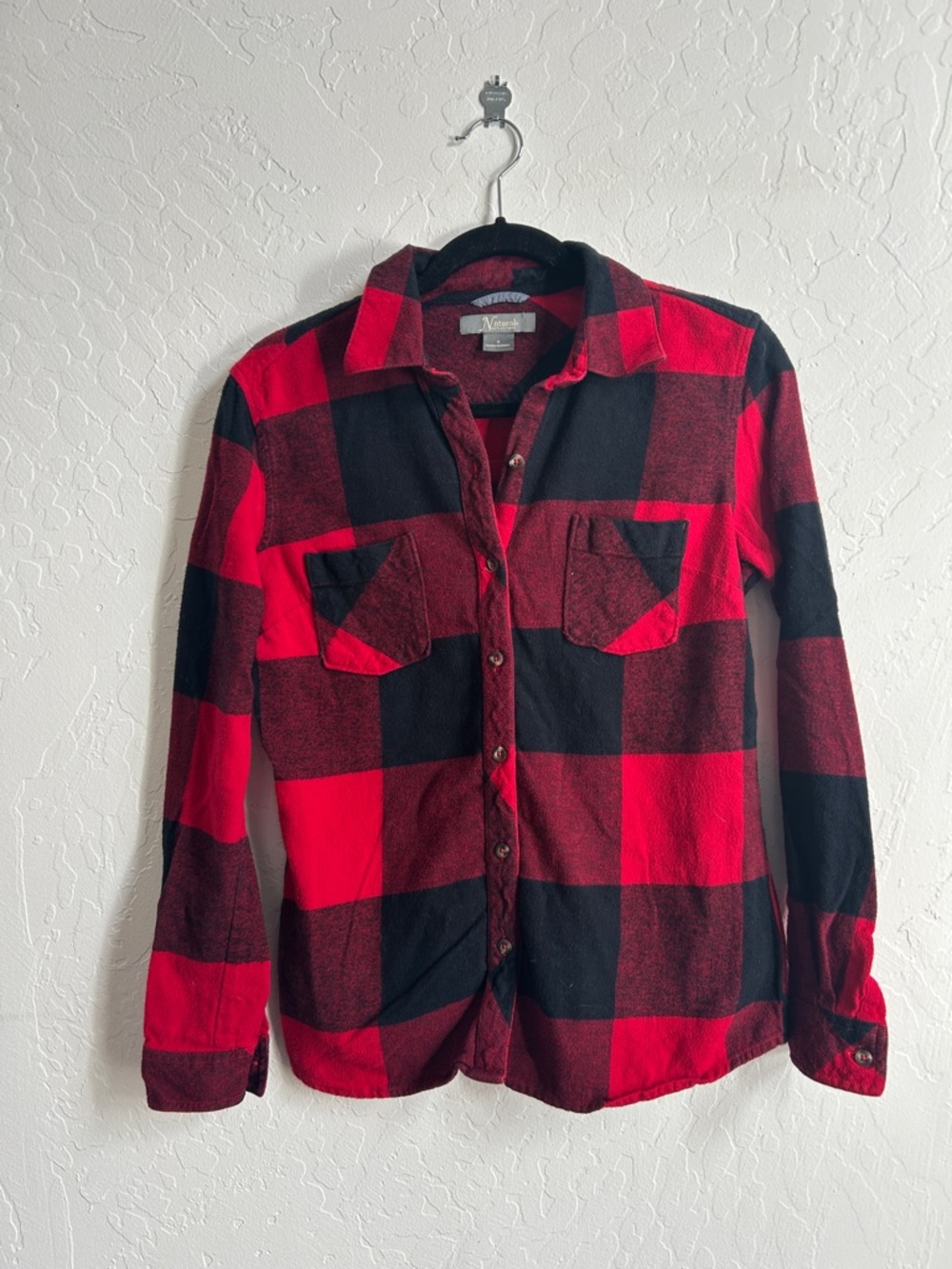 Buffalo plaid red and black fitted flannel